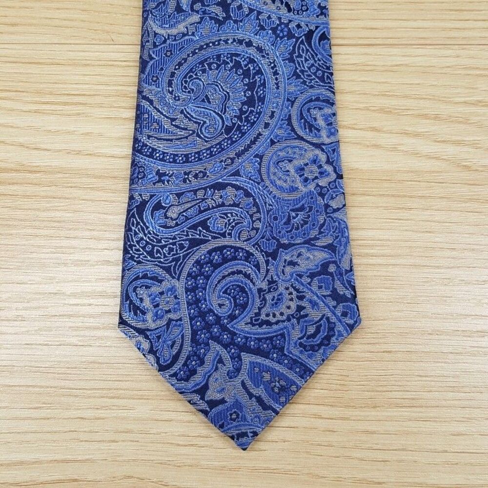 BLOOMINGDALES MENS STORE Neck Tie Blue Paisley 100% Silk Classic